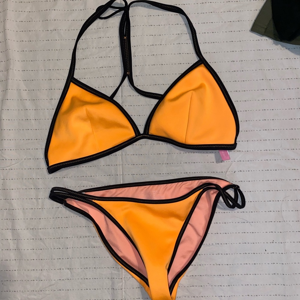 Bikini - image 3